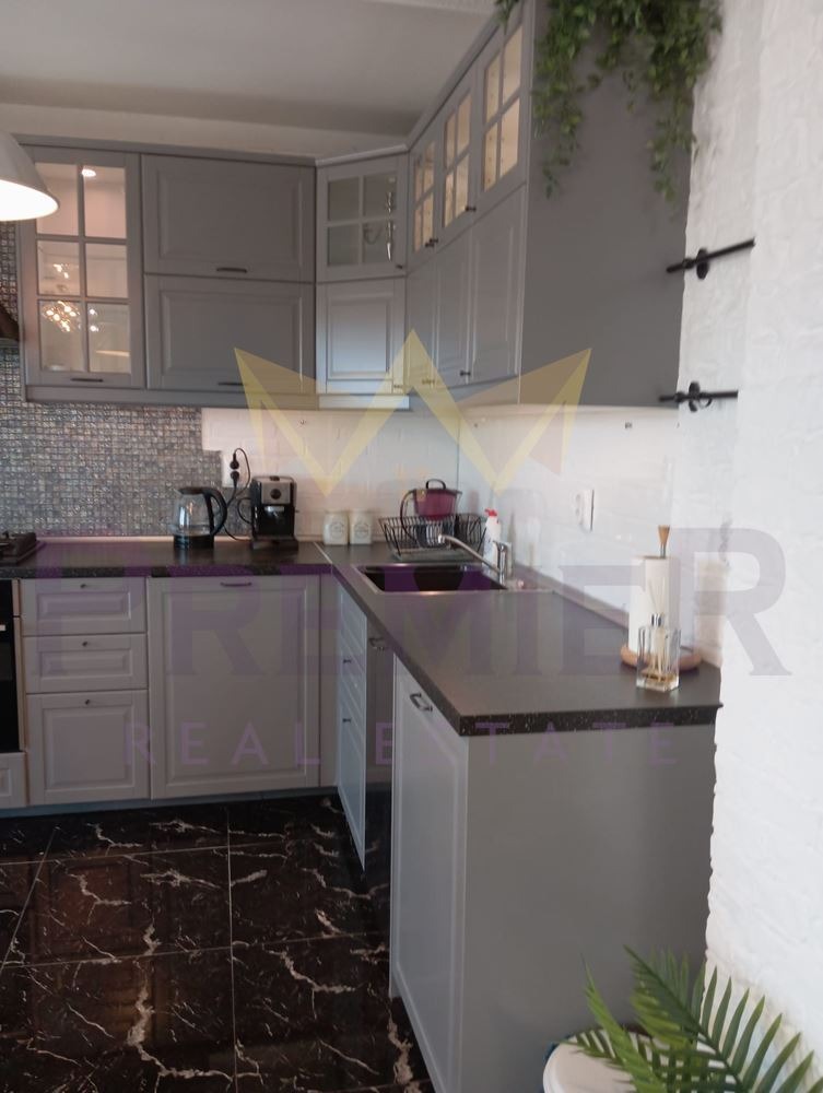 Продава 3-СТАЕН, гр. Бургас, Център, снимка 2 - Апартаменти - 56532151