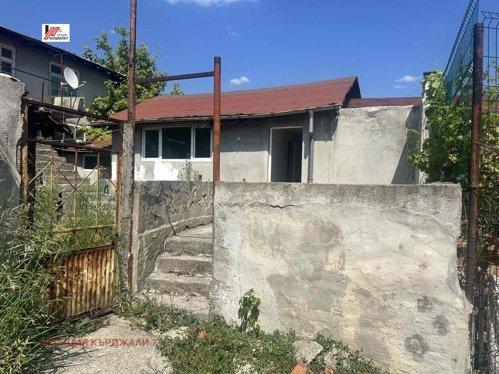Продава КЪЩА, гр. Кърджали, Център, снимка 2 - Къщи - 55654585