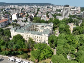 2 quartos Centar, Varna