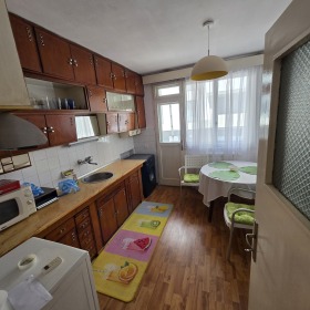 2 quartos Idealen centar, Pleven 14