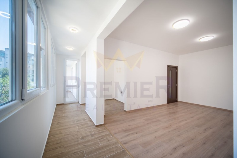 In vendita  2 camere da letto Varna , Mladost 1 , 69 mq | 56657140