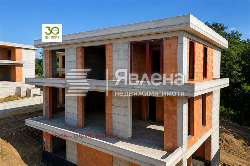 Продава КЪЩА, гр. Варна, м-т Долна Трака