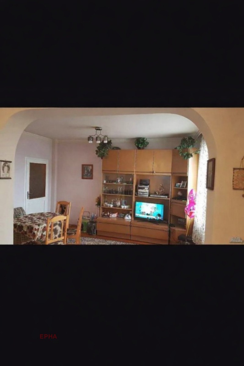 Продава 4-СТАЕН в град Хасково, Хисаря - 120 кв.м / 85 000 € » 166 245.55 лв., ЕРНА
