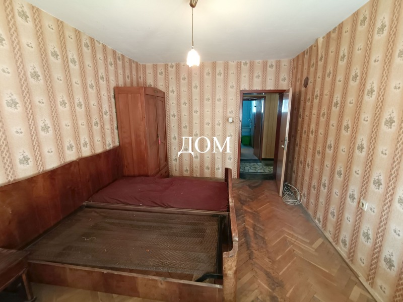 Продава 4-СТАЕН в град Шумен, Куршун чешма - 130 кв.м / 155 000 € » 303 153.65 лв., ДОМ