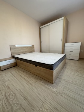 2 Schlafzimmer Pogrebi, Warna 4