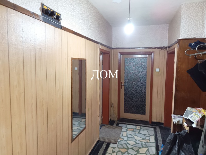 Продава 4-СТАЕН, гр. Шумен, Куршун чешма, снимка 3 - Апартаменти - 52280265