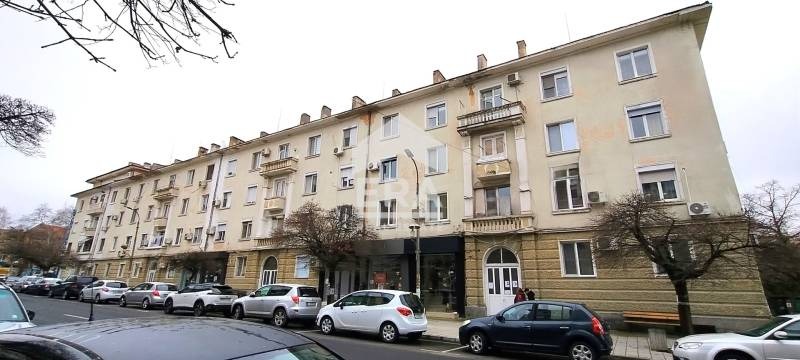 Продава 2-СТАЕН, гр. Кърджали, Център, снимка 2 - Апартаменти - 54929013