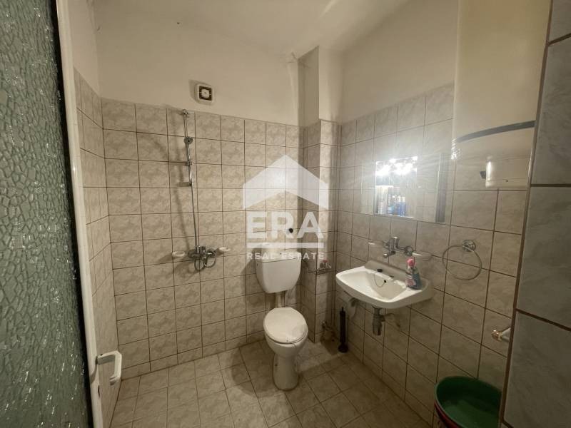 Продава 2-СТАЕН, гр. Кърджали, Център, снимка 15 - Апартаменти - 54929013