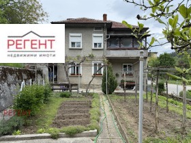 Haus Hadschizonew most, Gabrowo 1