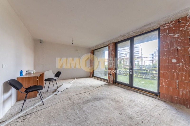 Продава МНОГОСТАЕН, гр. Варна, к.к. Св.Св. Константин и Елена, снимка 2 - Апартаменти - 52198484