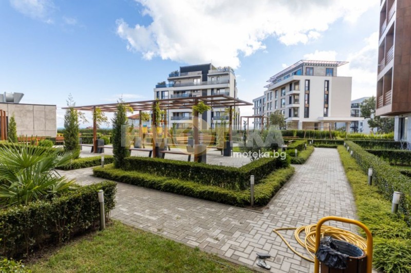 Продава МНОГОСТАЕН, град Варна, к.к. Св.Св. Константин и Елена • 336000 € / 657158.88 лв. • 39786305 1