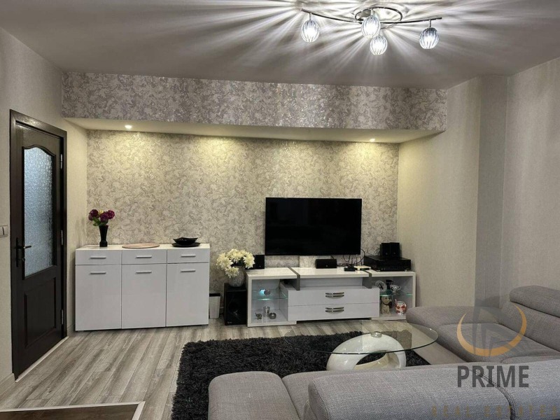 Продава МНОГОСТАЕН, гр. Бургас, Лазур, снимка 2 - Апартаменти - 53087020