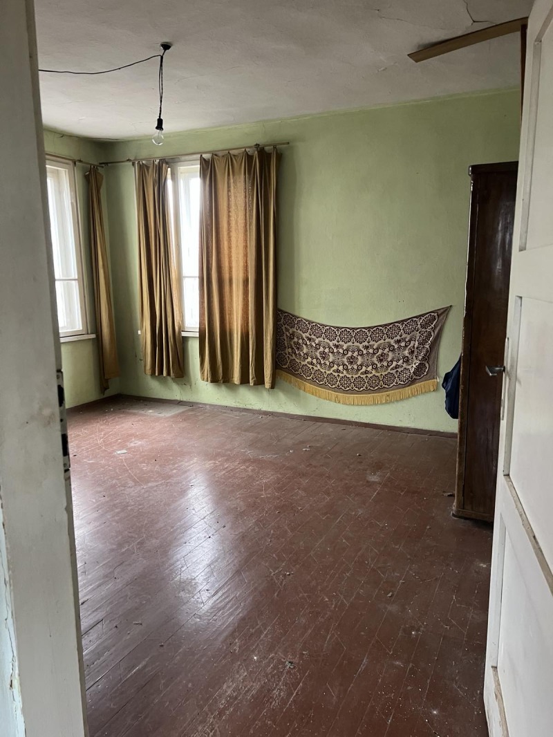 Продава КЪЩА, гр. Брезник, област Перник, снимка 3 - Къщи - 53037163