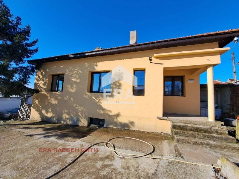 Продава КЪЩА, гр. Долна Митрополия, област Плевен