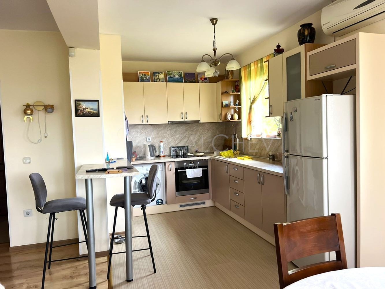 Продава КЪЩА, с. Горен чифлик, област Варна, снимка 7 - Къщи - 54502479