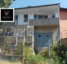 Haus Warosch, Razgrad 1