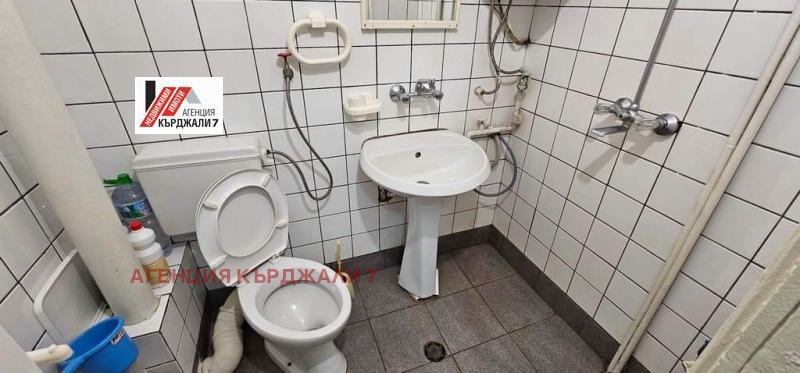 Продава  2-стаен град Кърджали , Възрожденци , 48 кв.м | 85123504 - изображение [6]