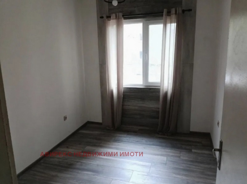 En venta  2 dormitorios Plovdiv , Kyuchuk Parizh , 68 metros cuadrados | 78155476 - imagen [6]