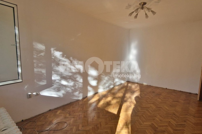 Продава 3-СТАЕН, гр. София, Борово, снимка 2 - Апартаменти - 52462472