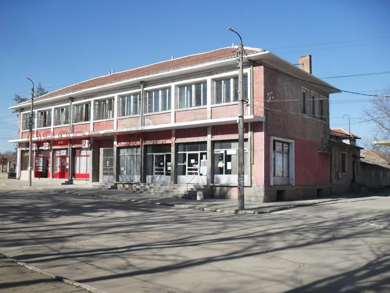 Продава ХОТЕЛ, с. Овча могила, област Велико Търново, снимка 2 - Хотели - 52785409