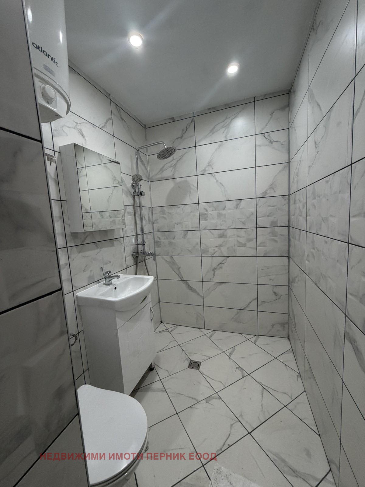 Продава 3-СТАЕН, гр. Радомир, област Перник, снимка 2 - Апартаменти - 54423002
