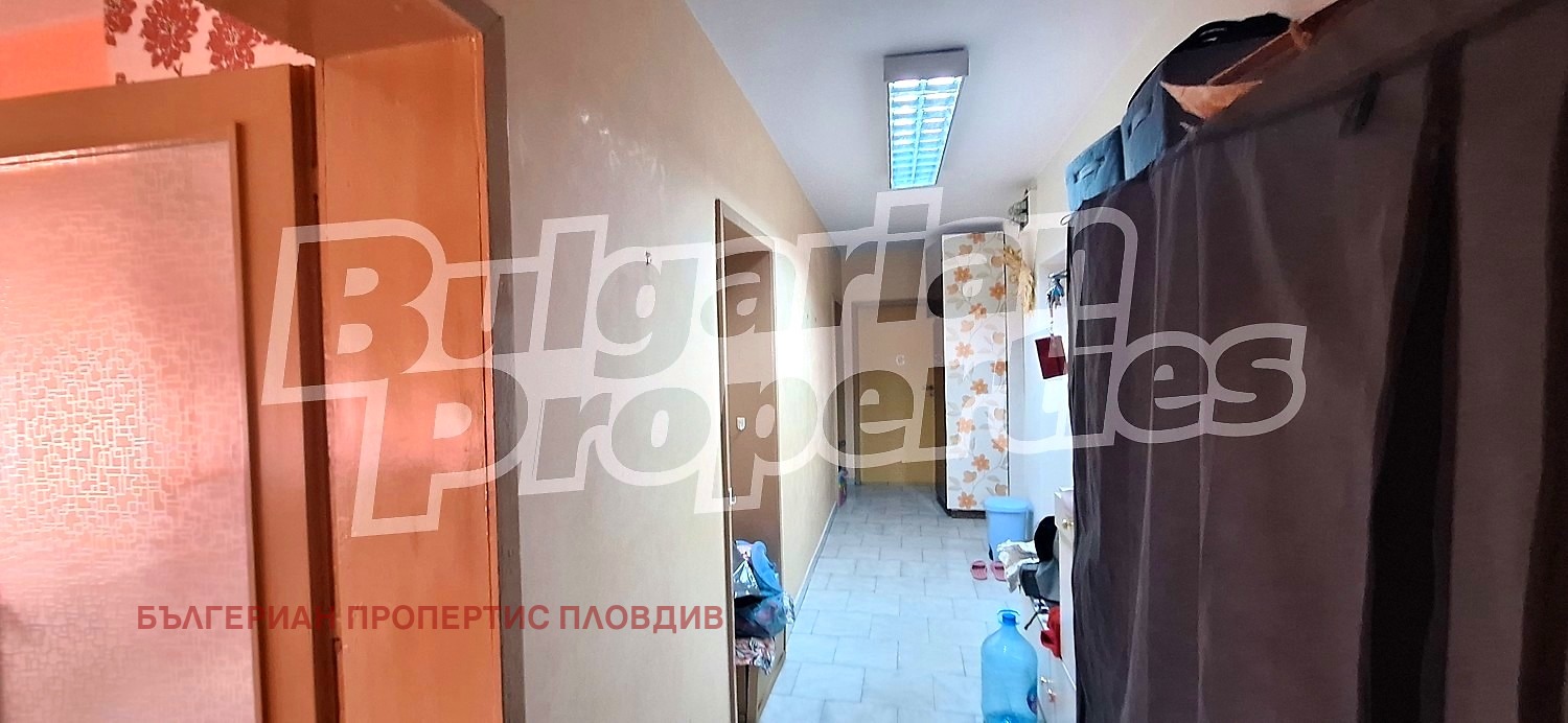 Продава ЕТАЖ ОТ КЪЩА, гр. Пловдив, Прослав, снимка 15 - Етаж от къща - 55789631