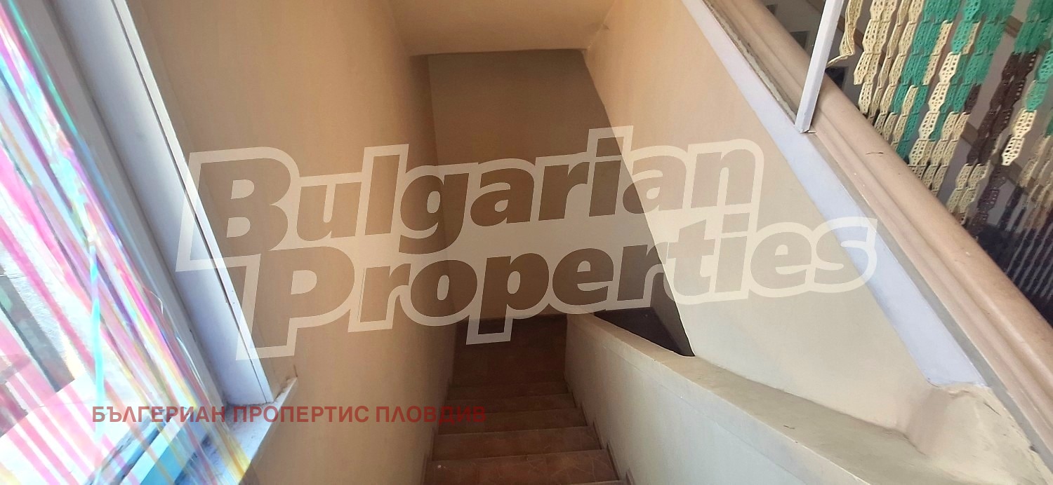 Продава ЕТАЖ ОТ КЪЩА, гр. Пловдив, Прослав, снимка 11 - Етаж от къща - 55789631