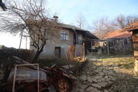 Продажба на имоти в с. Копчелиите, област Габрово - изображение 1 
