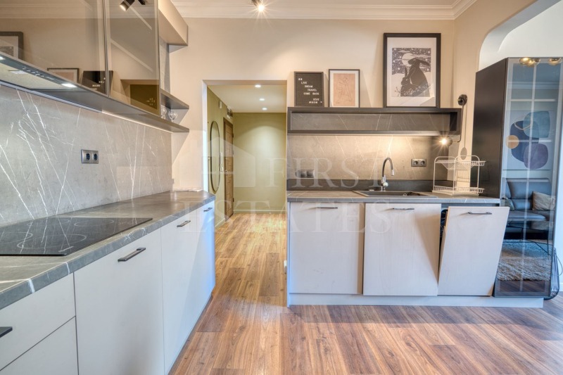 Продава 3-СТАЕН, гр. София, Център, снимка 3 - Апартаменти - 52142427