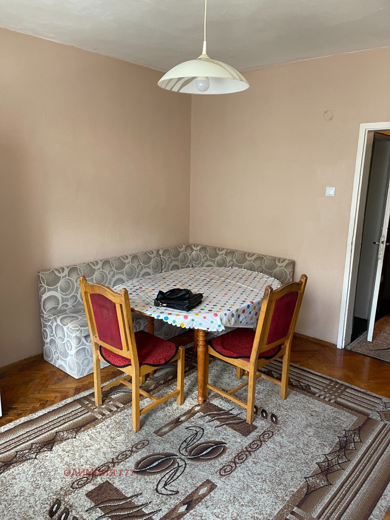 Продава 3-СТАЕН, гр. Плевен, Идеален център, снимка 3 - Апартаменти - 53098087