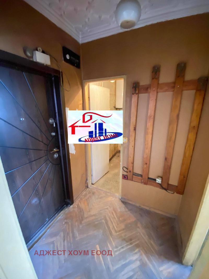 Продава 2-СТАЕН, гр. Разград, Орел, снимка 5 - Апартаменти - 55756143