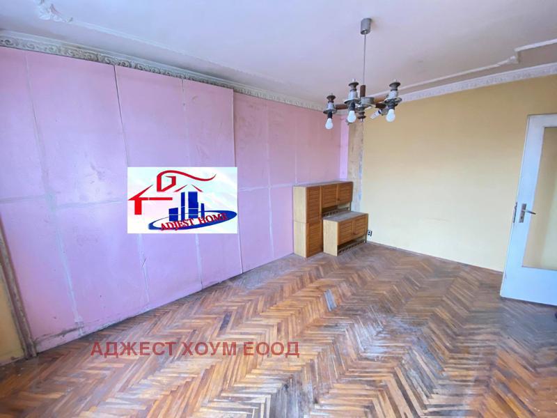 Продава 2-СТАЕН, гр. Разград, Орел, снимка 2 - Апартаменти - 55756143