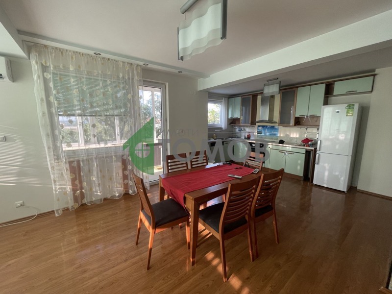 Продава 3-СТАЕН, гр. Шумен, Военно училище, снимка 2 - Апартаменти - 53081398