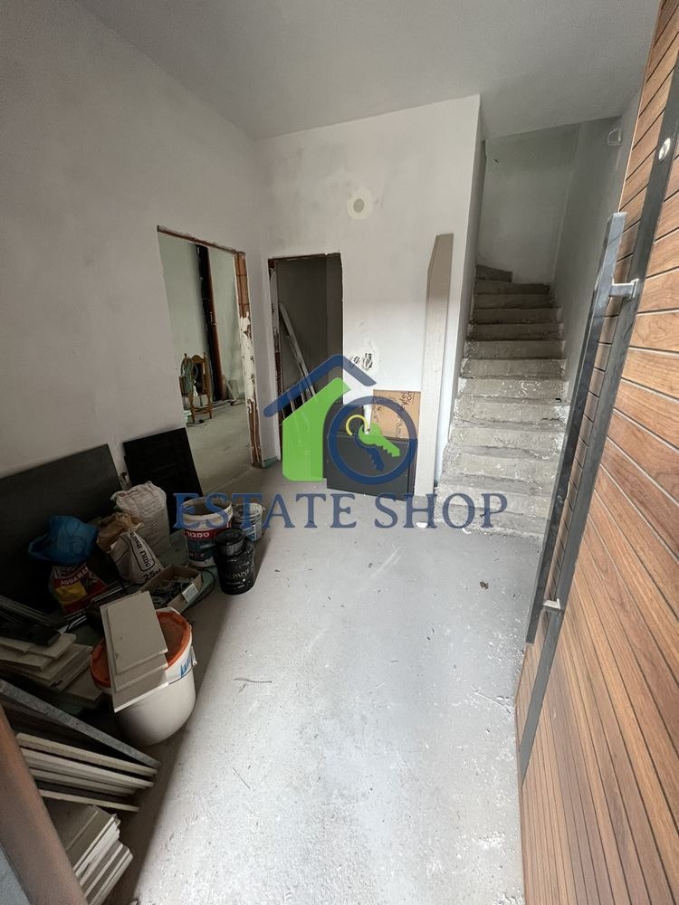 De vânzare  Casa Plovdiv , Ostromila , 278 mp | 79729323 - imagine [4]