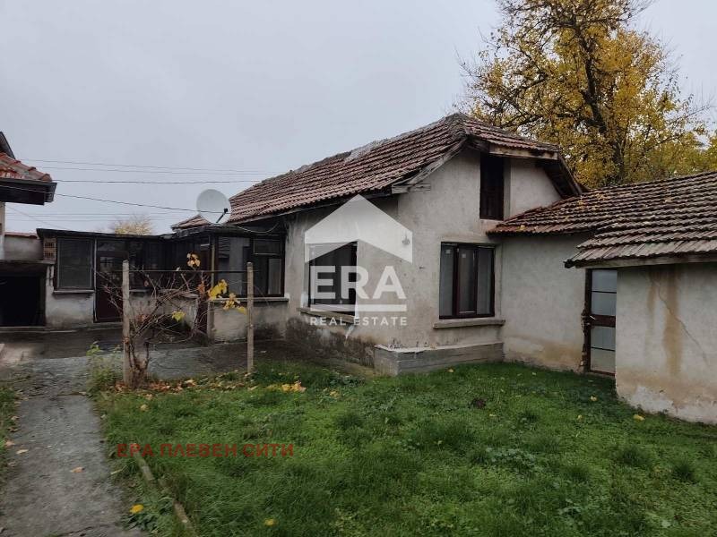 Продава КЪЩА, с. Сухаче, област Плевен, снимка 3 - Къщи - 52452093