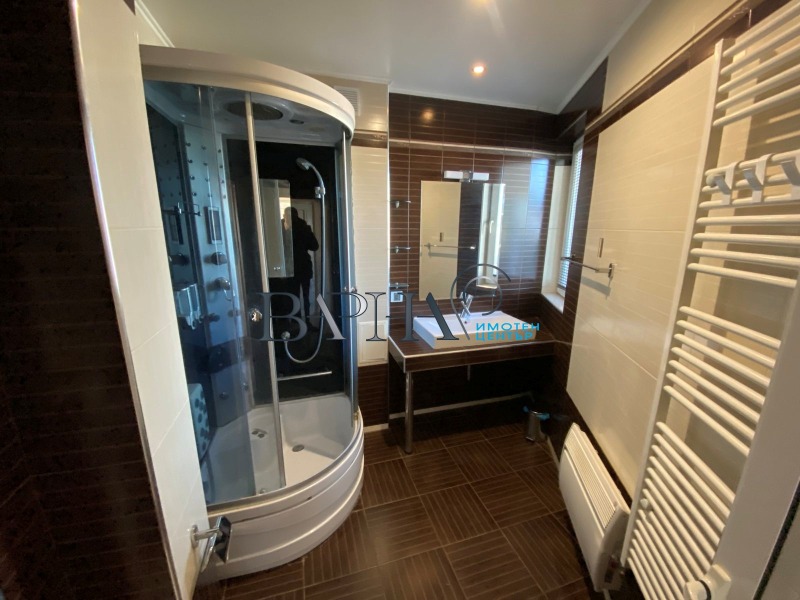 Продава 4-СТАЕН, гр. Варна, Център, снимка 15 - Апартаменти - 53103441