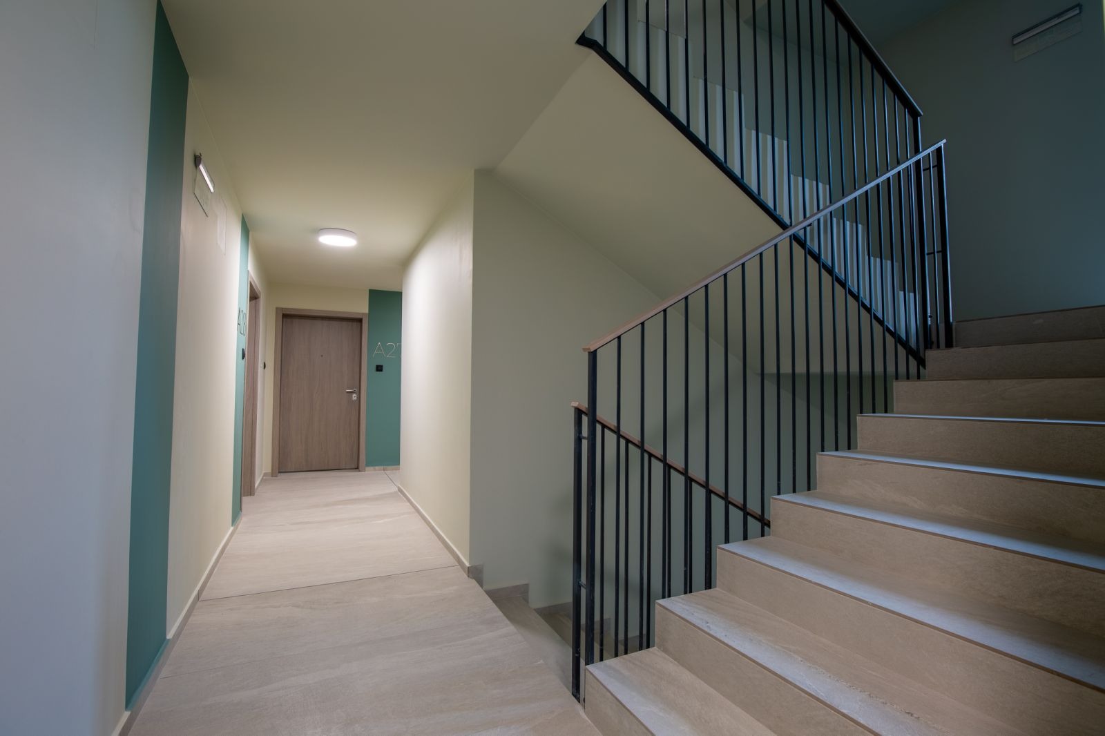 Продава 3-СТАЕН, гр. Велико Търново, Център, снимка 2 - Апартаменти - 53438486