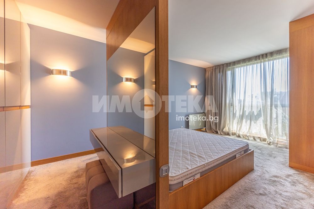 Продава МНОГОСТАЕН, гр. Варна, Бриз, снимка 2 - Апартаменти - 55097435