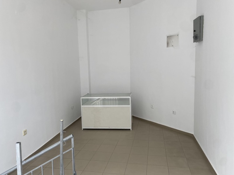 Продава МАГАЗИН в област Пловдив, гр. Карлово - 42 кв.м / 58 000 € » 113 438.14 лв., ИМОТ ИНВЕСТ