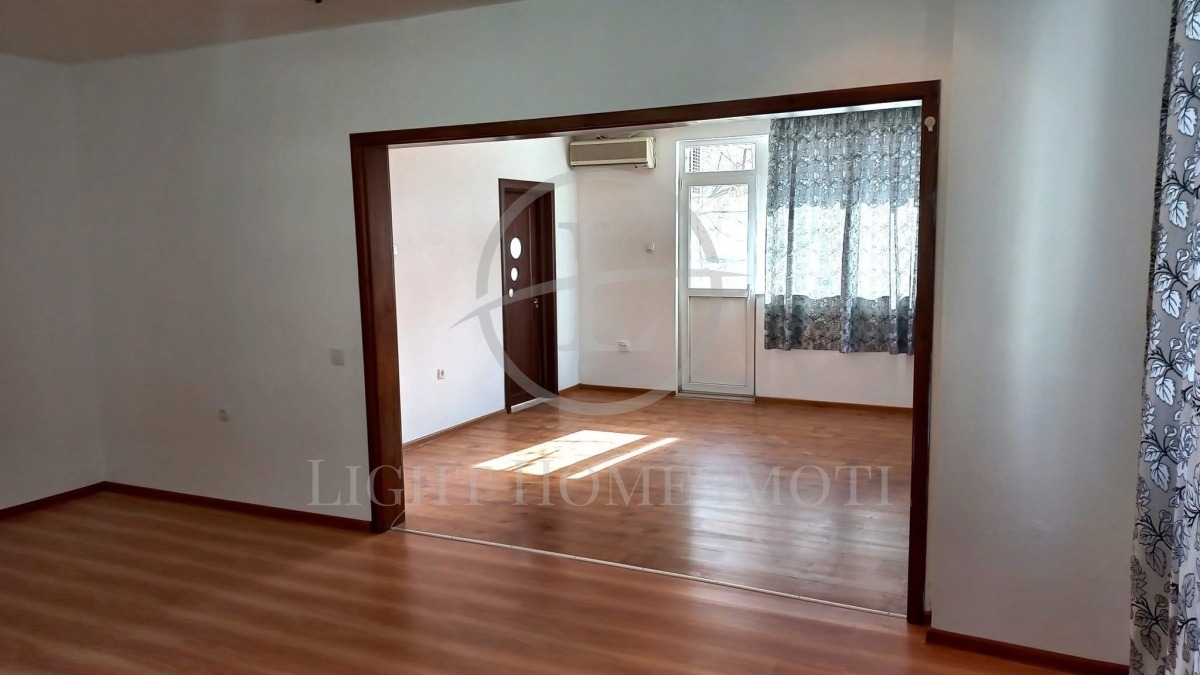 Продава МНОГОСТАЕН, гр. Пловдив, Кючук Париж, снимка 3 - Апартаменти - 52667812