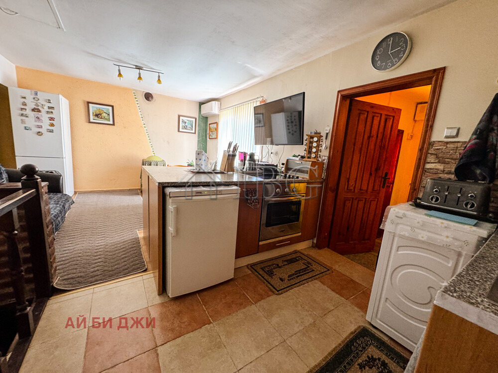 Продава КЪЩА, гр. Генерал Тошево, област Добрич, снимка 10 - Къщи - 56377917