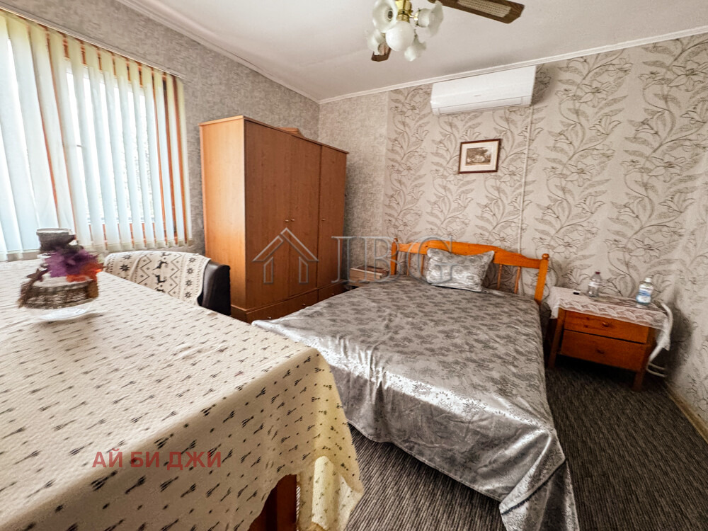 Продава КЪЩА, гр. Генерал Тошево, област Добрич, снимка 12 - Къщи - 56377917