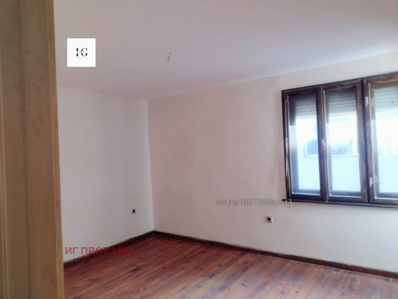 Продава ЕТАЖ ОТ КЪЩА, гр. Бургас, Център, снимка 12 - Етаж от къща - 53461651