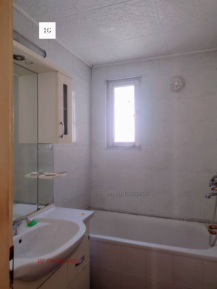 Продава ЕТАЖ ОТ КЪЩА, гр. Бургас, Център, снимка 9 - Етаж от къща - 53461651