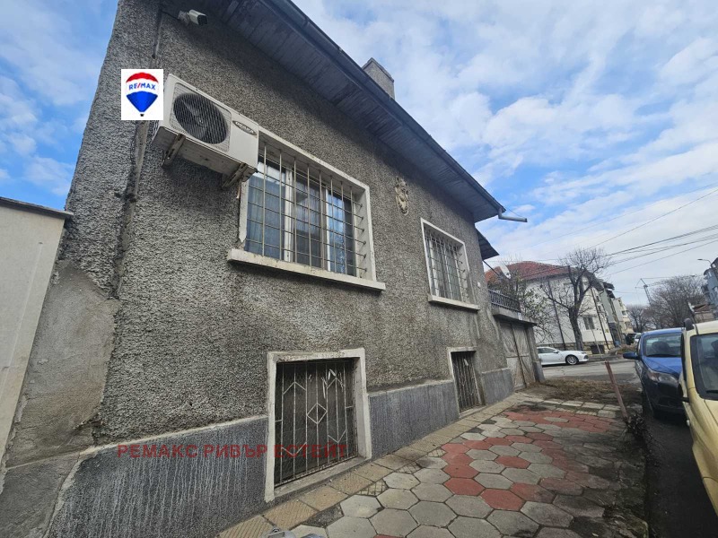 Продава КЪЩА, гр. Русе, Център, снимка 11 - Къщи - 49007103