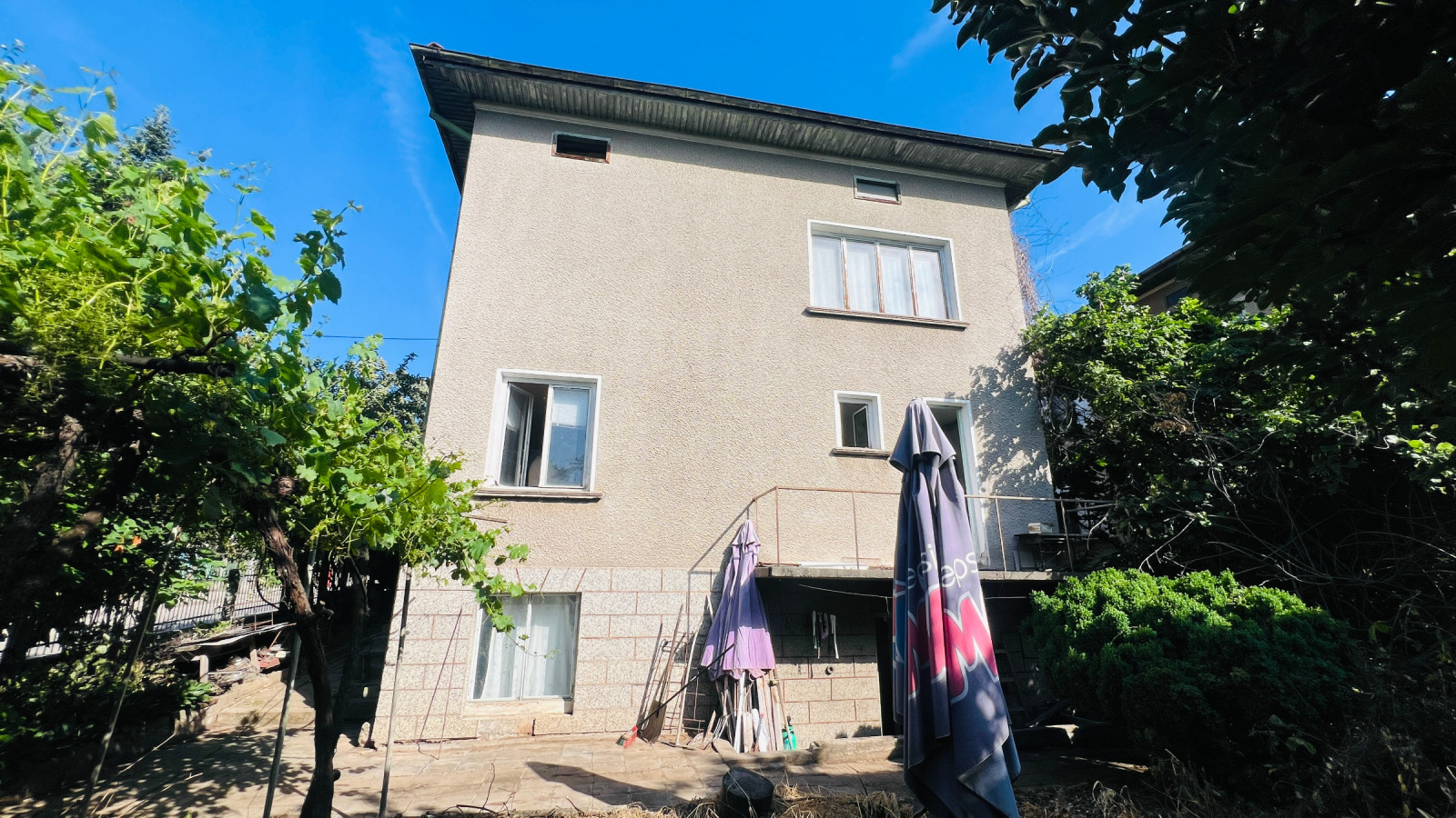Продава КЪЩА, гр. Монтана, Широк център
