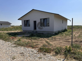 КЪЩА, 100 m2
