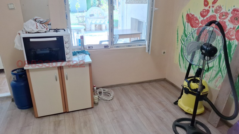 Продава КЪЩА, с. Владимирово, област Добрич, снимка 15 - Къщи - 52781526