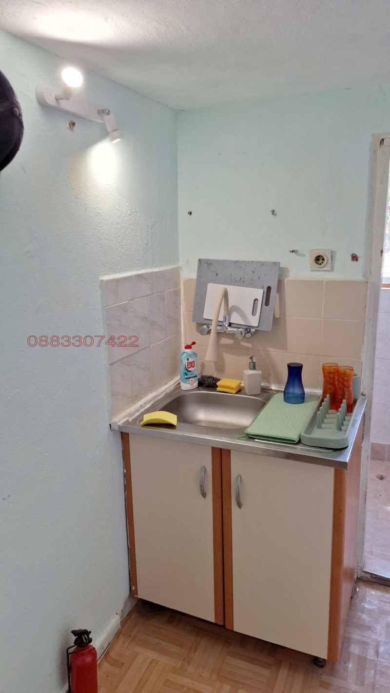 Продава КЪЩА, с. Владимирово, област Добрич, снимка 13 - Къщи - 52781526