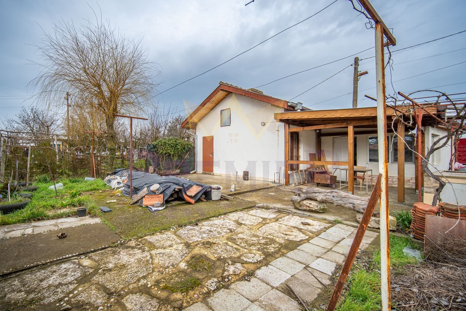 Продава КЪЩА, с. Безводица, област Добрич